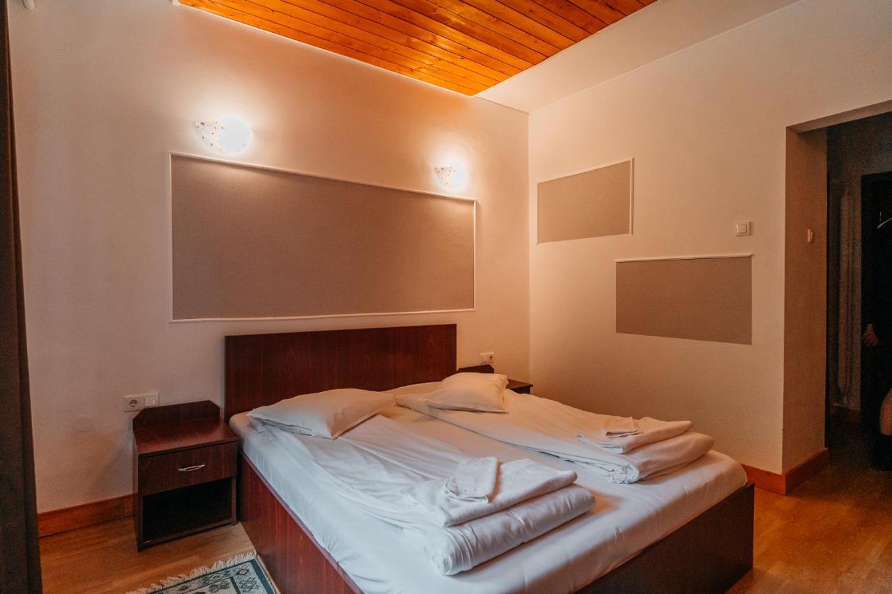 Balea Cascada Bed & Breakfast Cîrţişoara Exterior foto